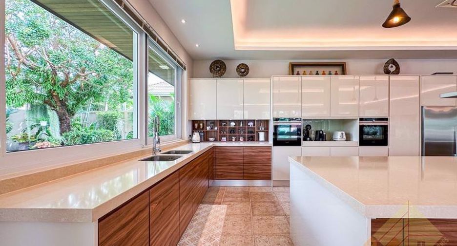 Casa en venta de 5 habitaciones en East Pattaya, Pattaya