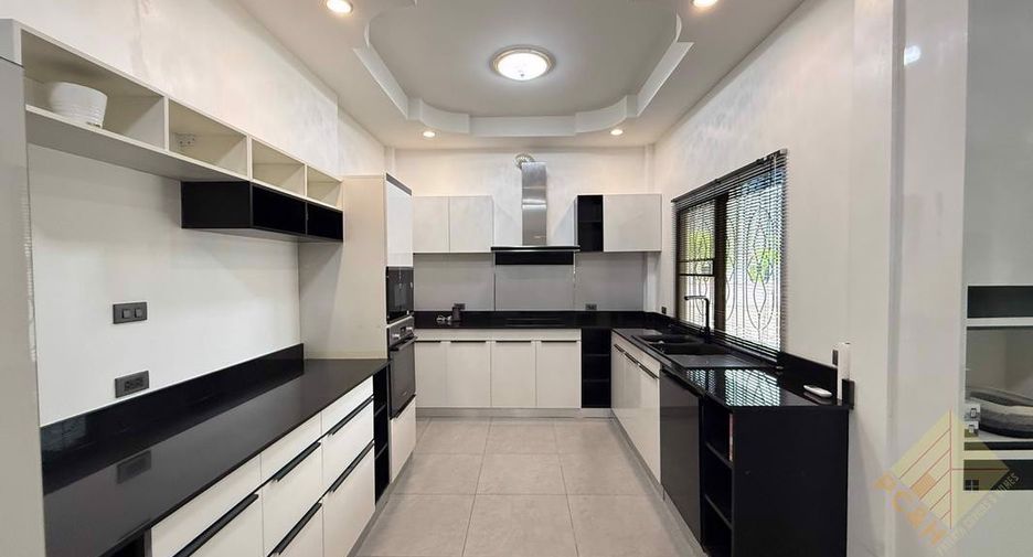 À louer et à vendre 3 chambres maison à East Pattaya, Pattaya