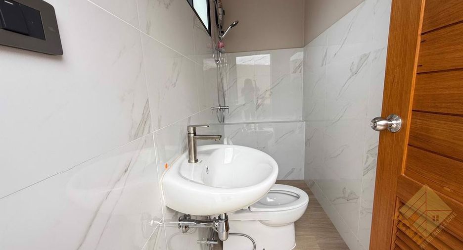 For rent and for sale 5 bedrooms house in East Pattaya, Pattaya