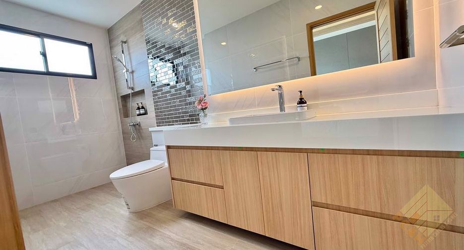 For rent and for sale 5 bedrooms house in East Pattaya, Pattaya