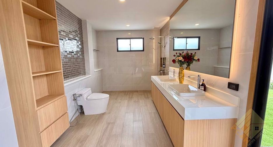 For rent and for sale 5 bedrooms house in East Pattaya, Pattaya