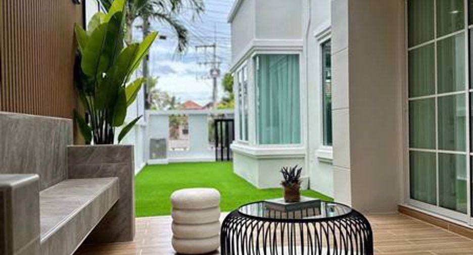 For sale 4 bedrooms house in East Pattaya, Pattaya