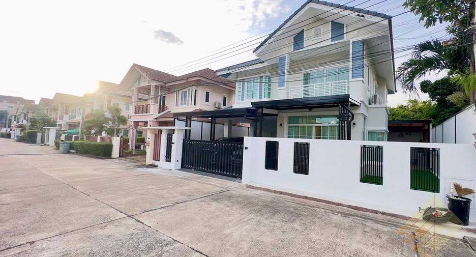 For sale 4 bedrooms house in East Pattaya, Pattaya