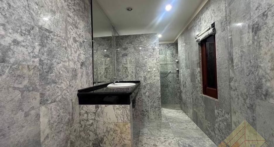 For rent 7 bedrooms house in Jomtien, Pattaya