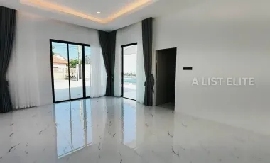 For sale 4 bedrooms house in East Pattaya, Pattaya
