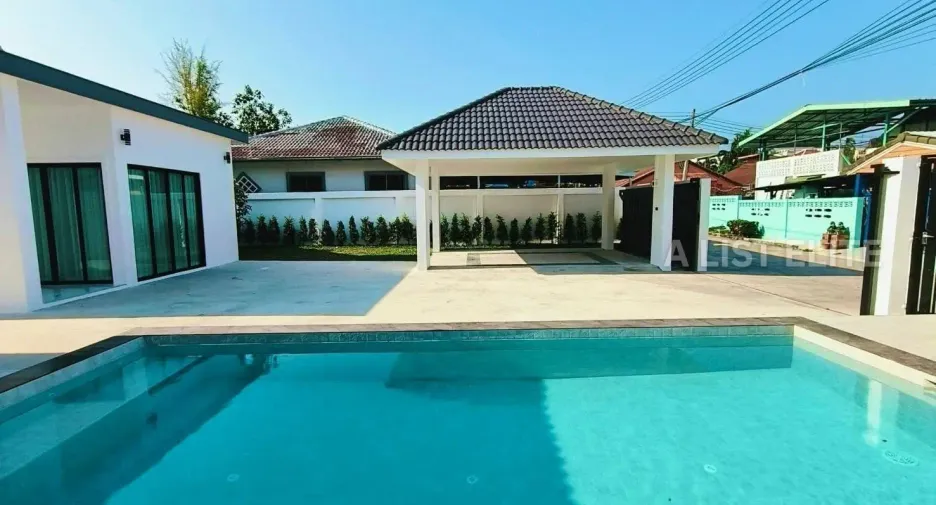 For sale 4 bedrooms house in East Pattaya, Pattaya