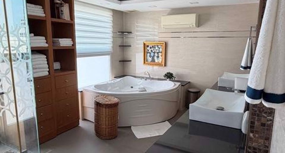 À vendre 2 chambres condo à Pratumnak, Pattaya