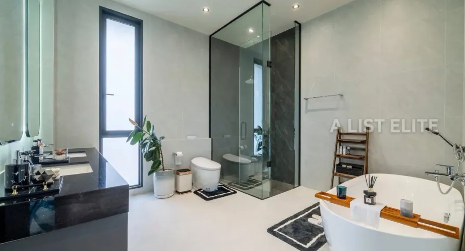 For sale 5 bedrooms house in East Pattaya, Pattaya