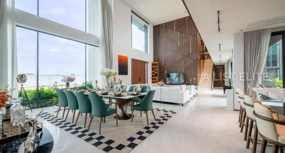 For sale 5 bedrooms house in East Pattaya, Pattaya