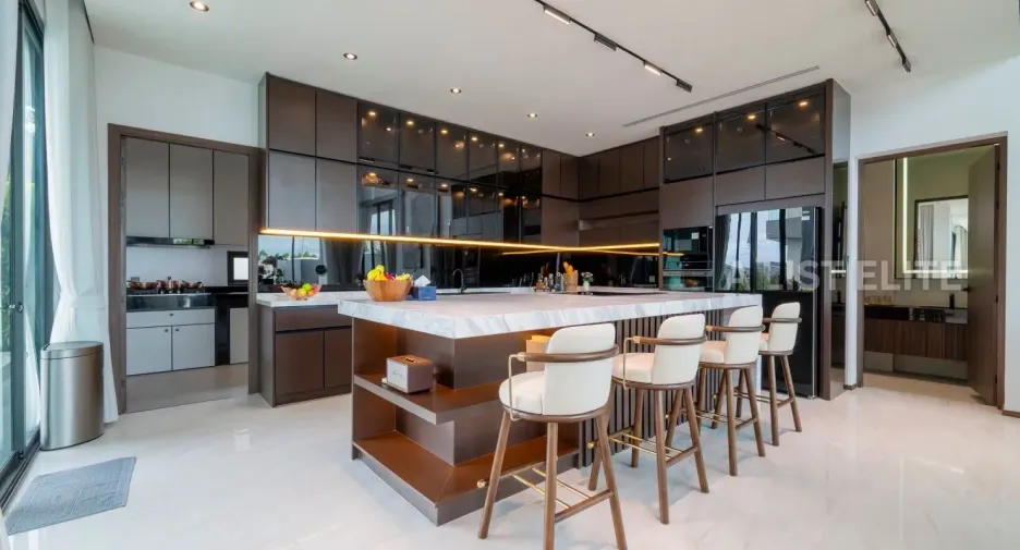 For sale 5 bedrooms house in East Pattaya, Pattaya