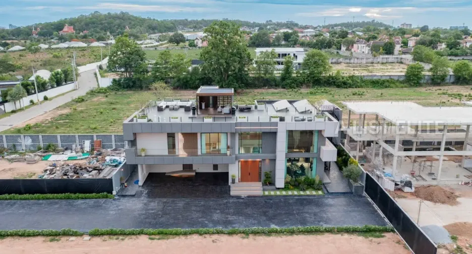 For sale 5 bedrooms house in East Pattaya, Pattaya