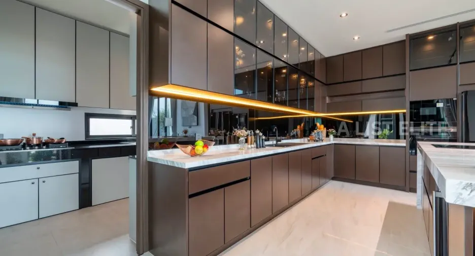 For sale 5 bedrooms house in East Pattaya, Pattaya