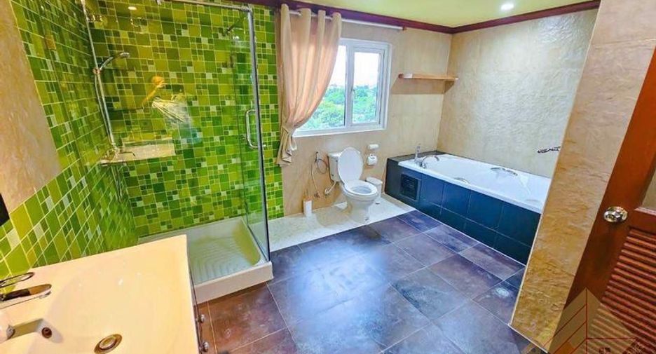 For sale 3 bedrooms condo in North Pattaya, Pattaya