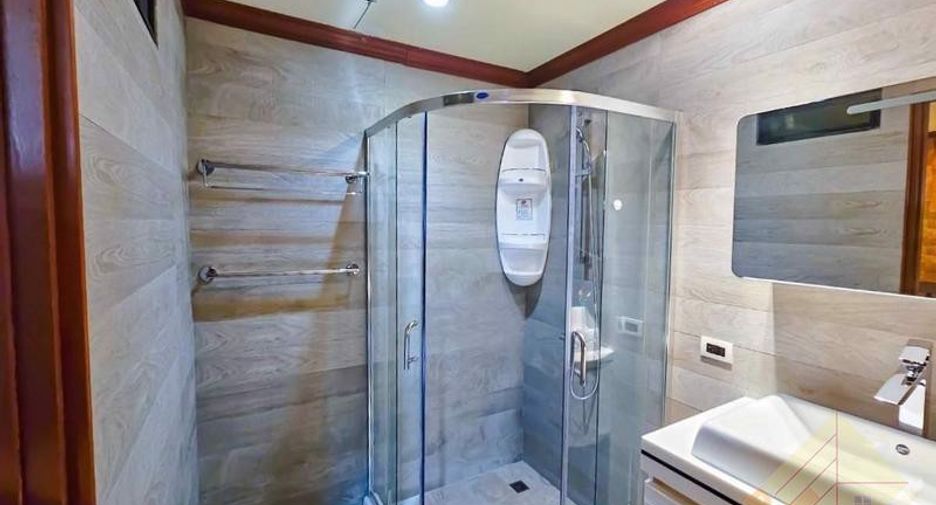 For sale 3 bedrooms condo in North Pattaya, Pattaya