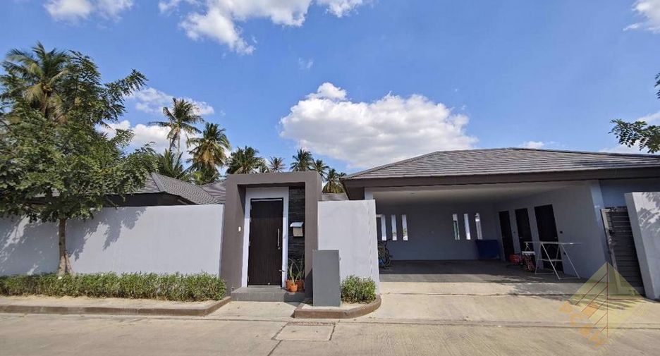 For rent and for sale 3 bedrooms house in Huay Yai, Pattaya