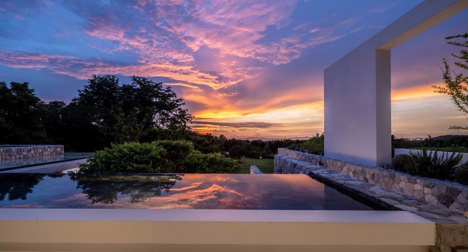 For sale 5 bedrooms house in Bang Saray, Pattaya