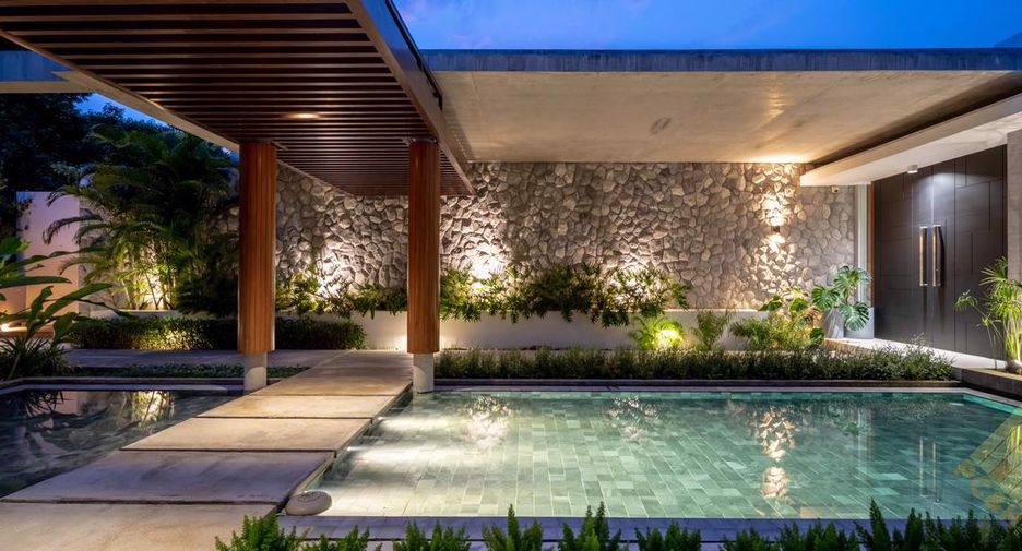 For sale 5 bedrooms house in Bang Saray, Pattaya
