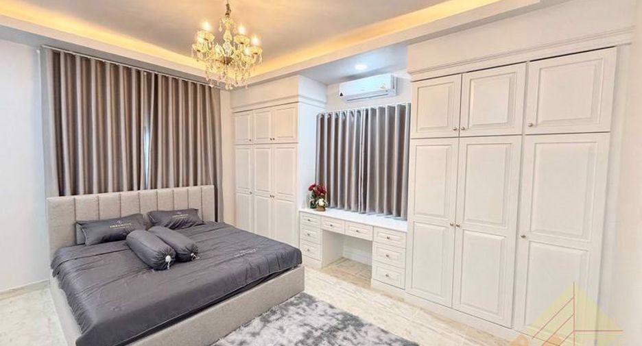 For sale 4 bedrooms house in East Pattaya, Pattaya