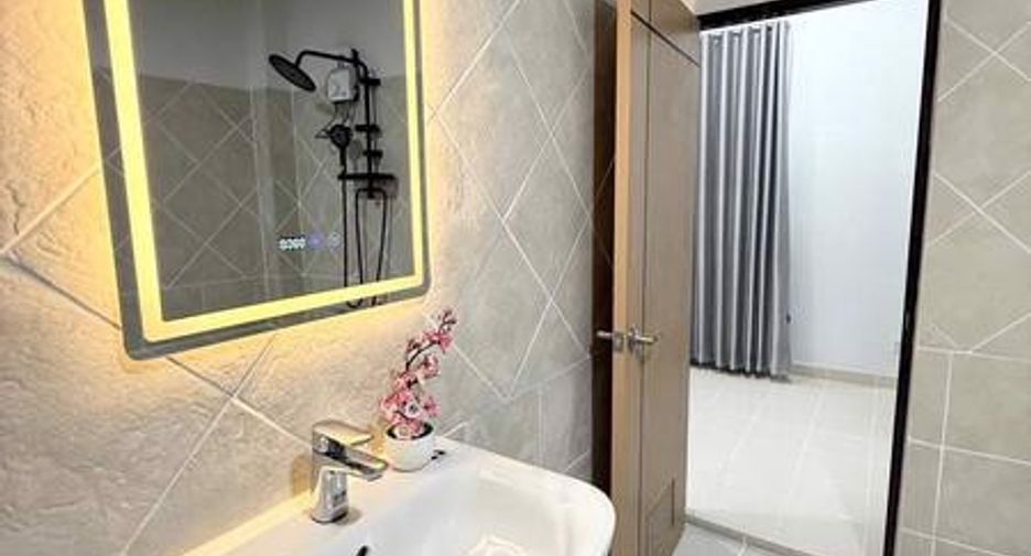 For sale 4 bedrooms house in East Pattaya, Pattaya