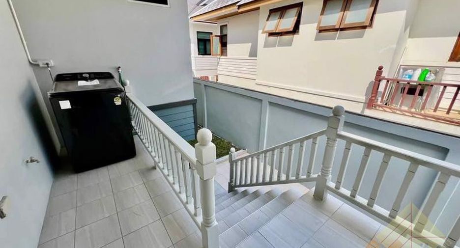 For rent 4 bedrooms house in East Pattaya, Pattaya