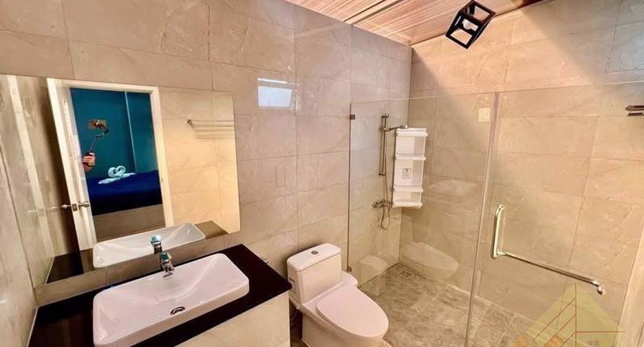 For rent 4 bedrooms house in East Pattaya, Pattaya