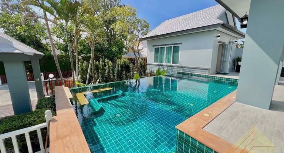 For rent 4 bedrooms house in East Pattaya, Pattaya