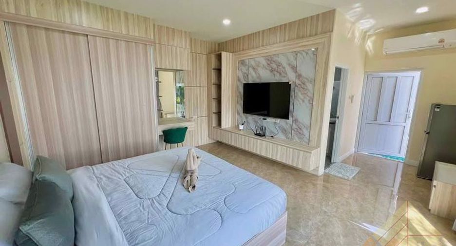 For rent 4 bedrooms house in East Pattaya, Pattaya
