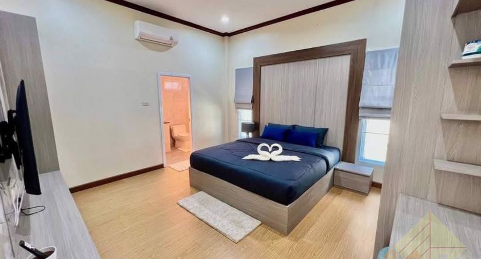 For rent 4 bedrooms house in East Pattaya, Pattaya