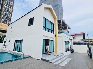 À louer 4 chambres maison à Bang Lamung, Chonburi