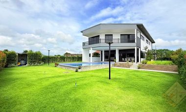À vendre 5 chambres maison à Sattahip, Chonburi