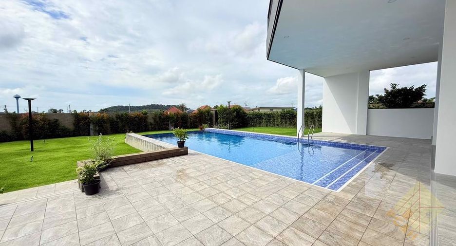 À vendre 5 chambres maison à Sattahip, Chonburi