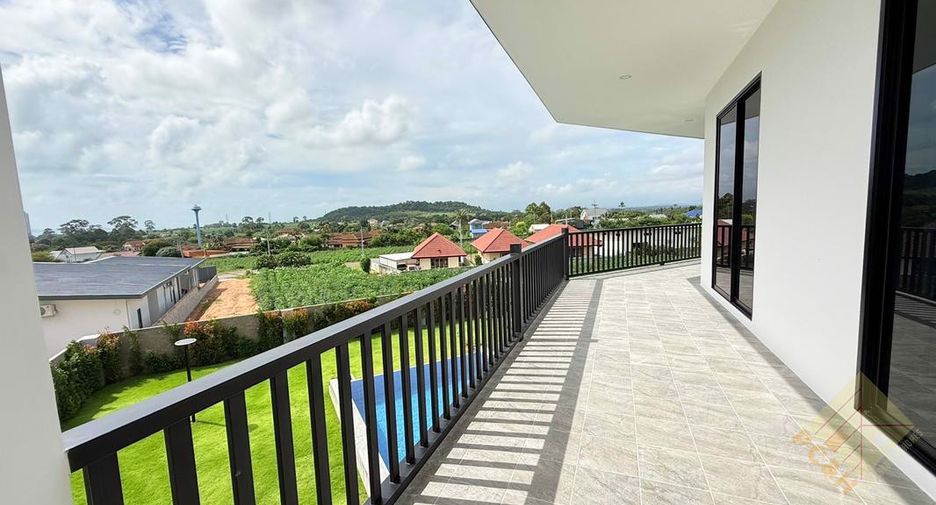 À vendre 5 chambres maison à Sattahip, Chonburi