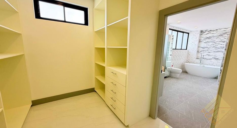 À vendre 5 chambres maison à Sattahip, Chonburi