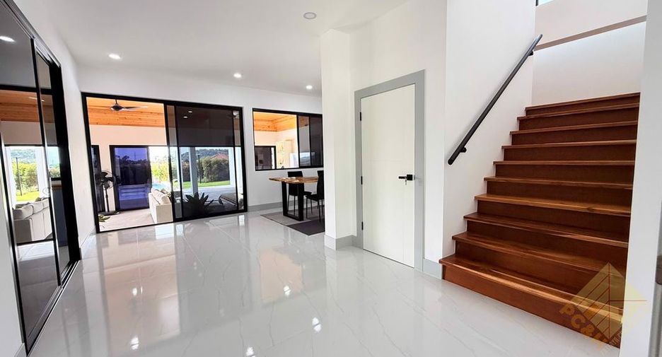 À vendre 5 chambres maison à Sattahip, Chonburi