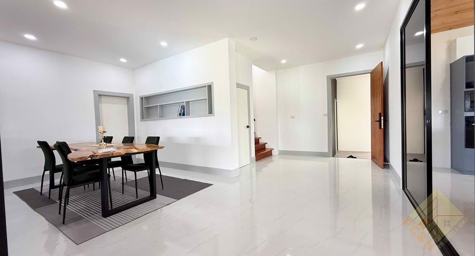 À vendre 5 chambres maison à Sattahip, Chonburi