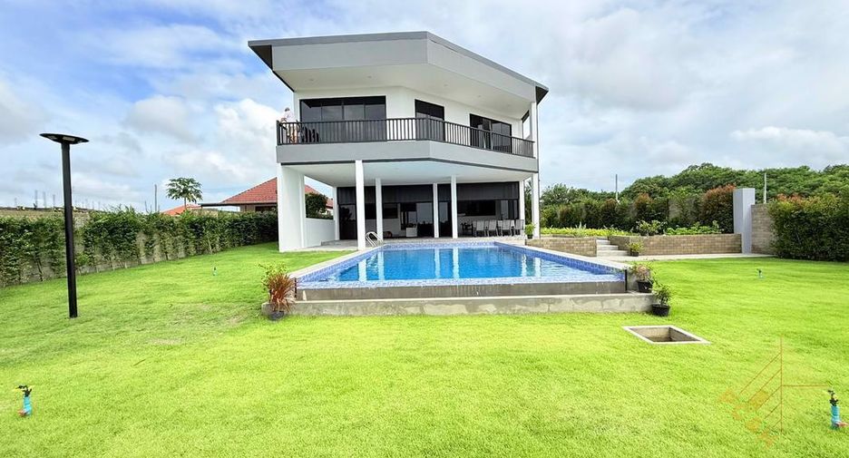 À vendre 5 chambres maison à Sattahip, Chonburi