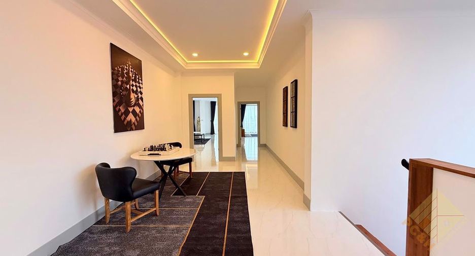 À vendre 5 chambres maison à Sattahip, Chonburi