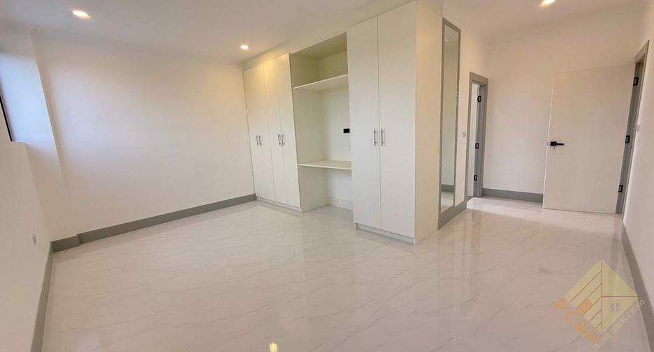 À vendre 5 chambres maison à Sattahip, Chonburi