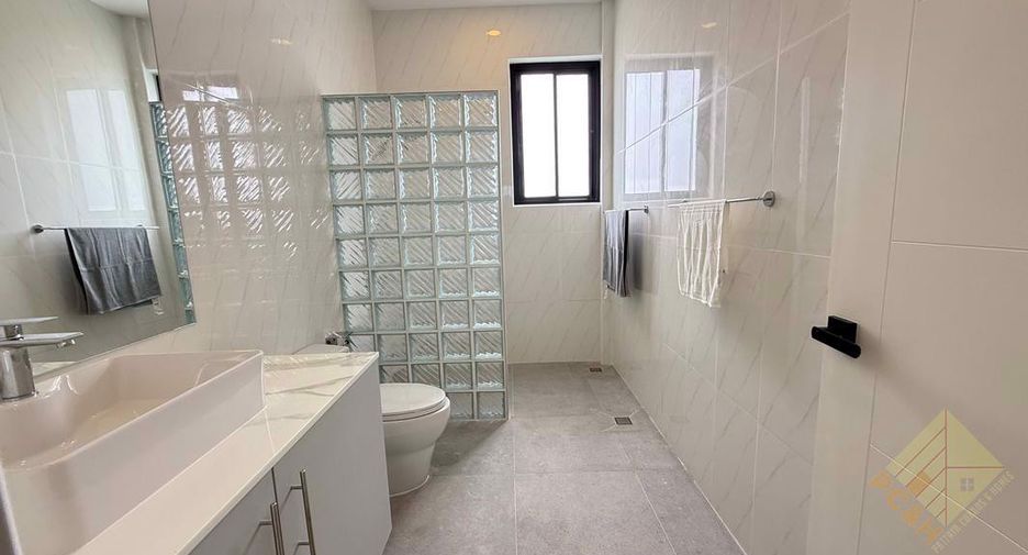 À vendre 5 chambres maison à Sattahip, Chonburi