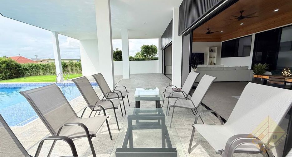 À vendre 5 chambres maison à Sattahip, Chonburi