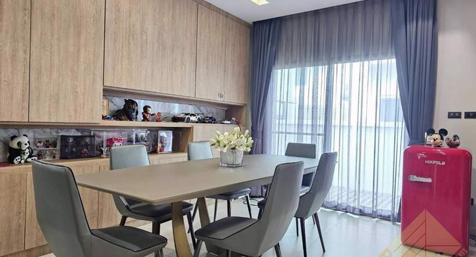 For sale 4 ベッドルーム house in East Pattaya, Pattaya