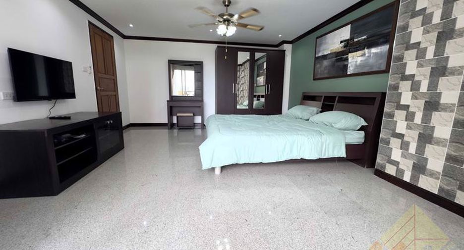 For sale 2 bedrooms condo in South Pattaya, Pattaya