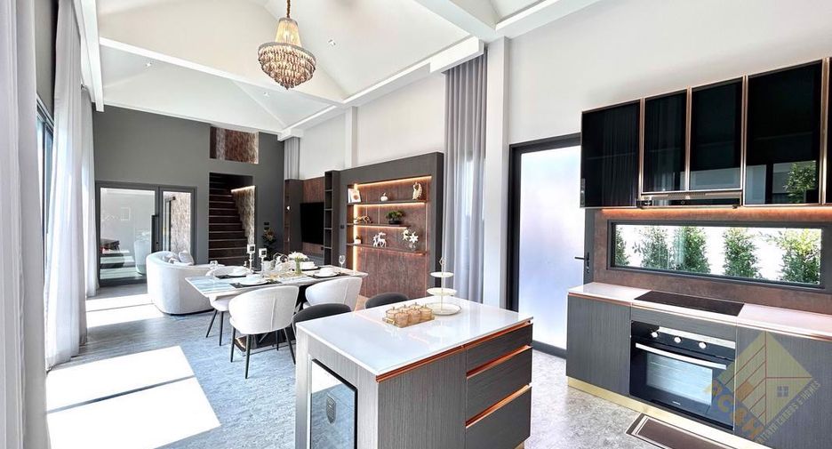 For sale 4 bedrooms house in East Pattaya, Pattaya