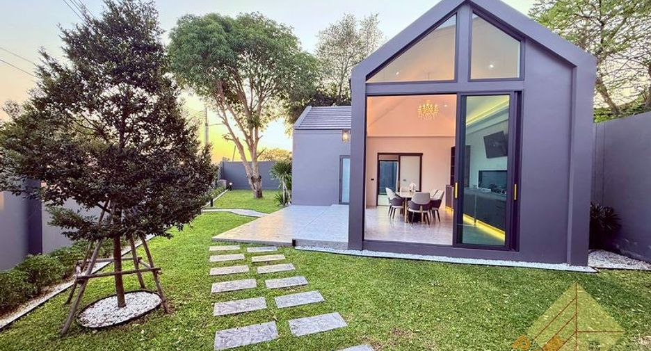 For sale 4 bedrooms house in East Pattaya, Pattaya