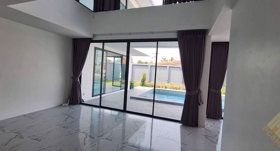 For rent 4 bedrooms house in East Pattaya, Pattaya