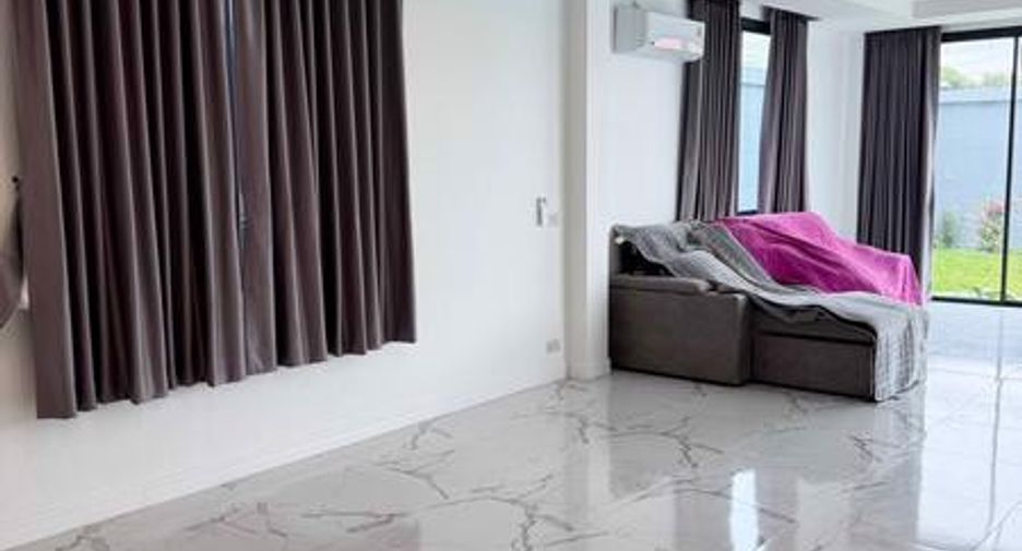 For rent 4 bedrooms house in East Pattaya, Pattaya