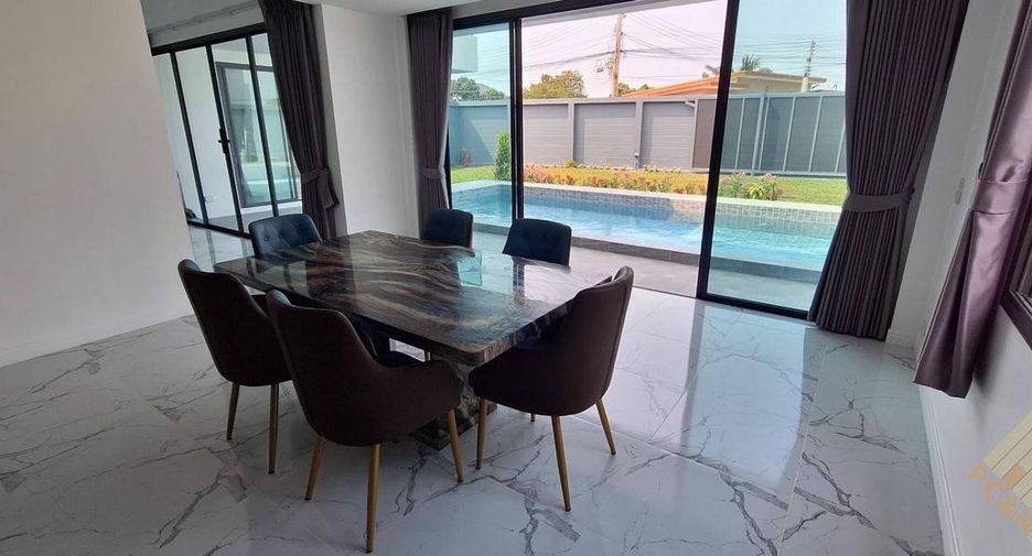 For rent 4 bedrooms house in East Pattaya, Pattaya