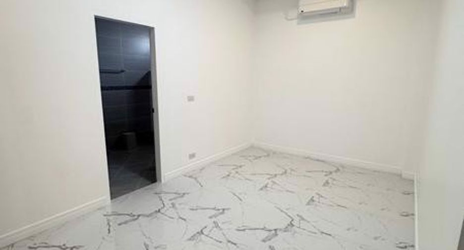 For rent 4 bedrooms house in East Pattaya, Pattaya