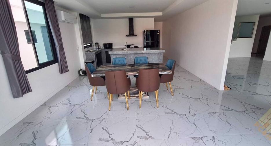For rent 4 bedrooms house in East Pattaya, Pattaya