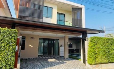 Haus zum Kauf mit 4 Zimmer in East Pattaya, Pattaya